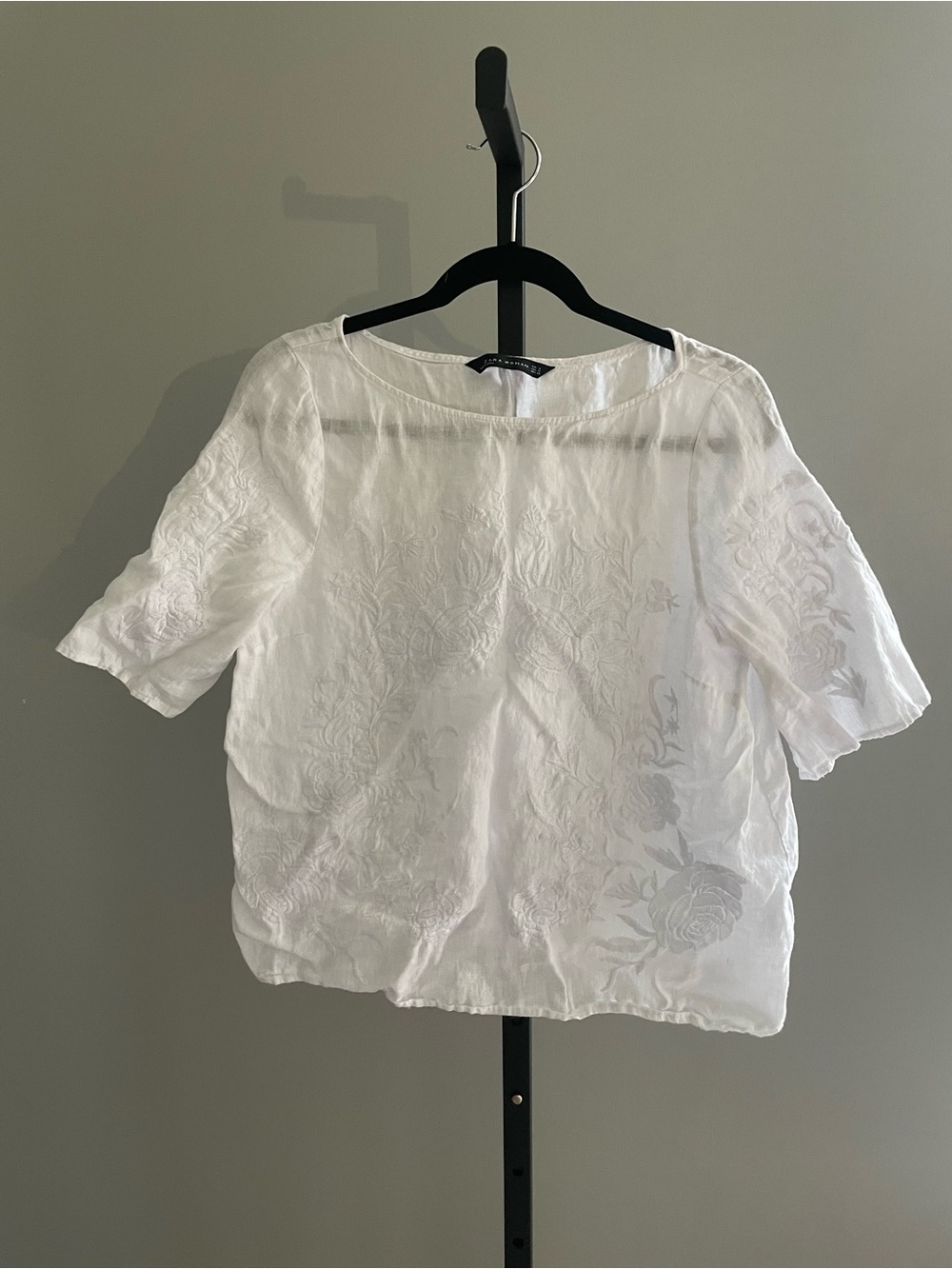 Zara Woman White Embroidered Blouse Size Medium